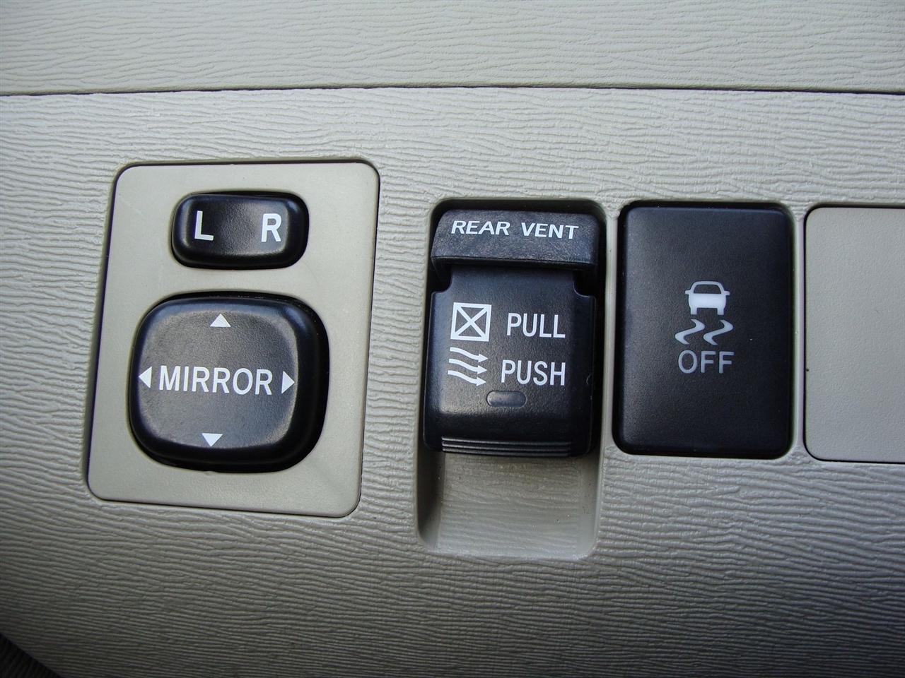 Toyota Sienna 5dr 8-Pass Van V6 XLE FWD (Natl) 2014