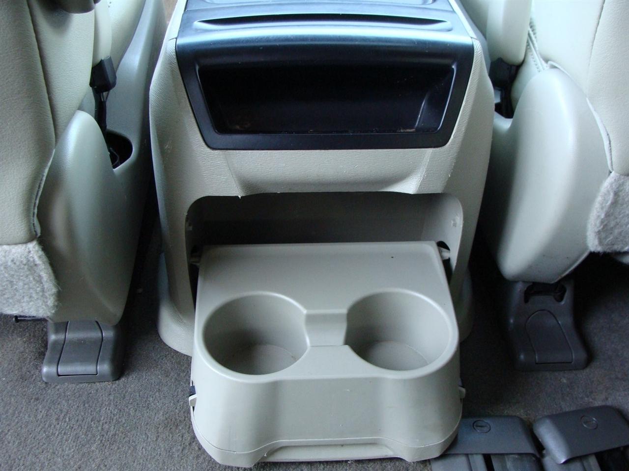 Toyota Sienna 5dr 8-Pass Van V6 XLE FWD (Natl) 2014