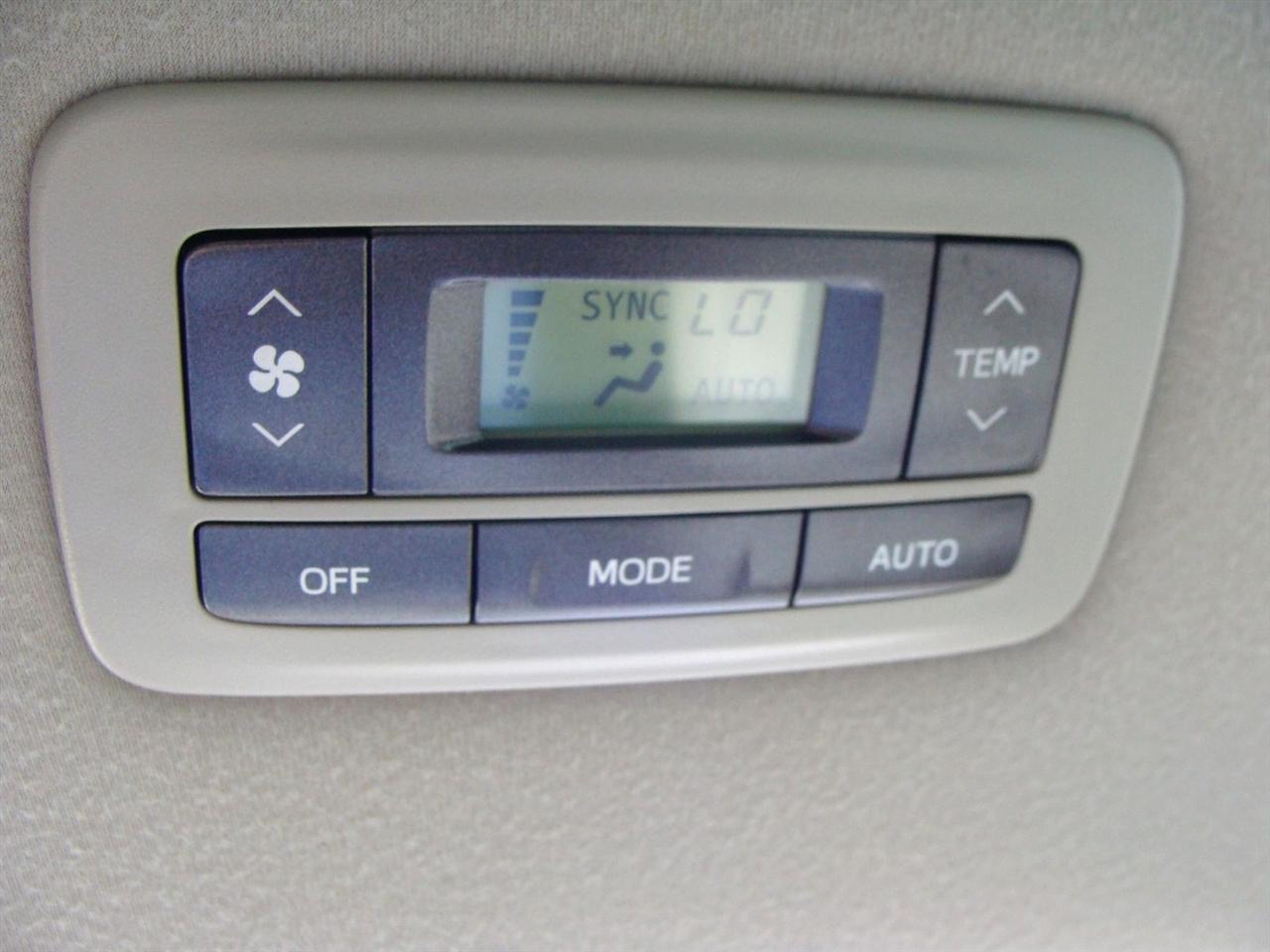 Toyota Sienna 5dr 8-Pass Van V6 XLE FWD (Natl) 2014