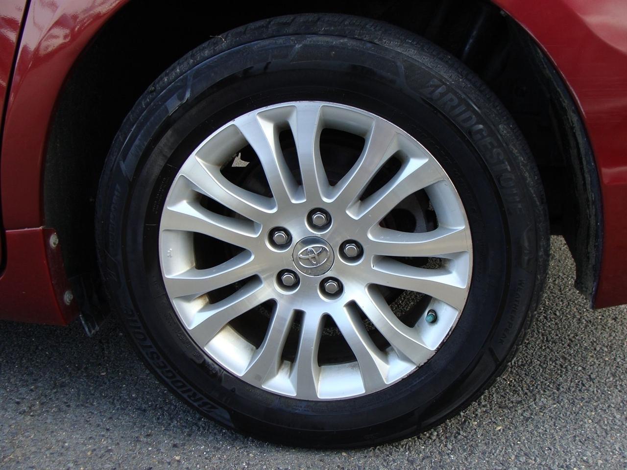 Toyota Sienna 5dr 8-Pass Van V6 XLE FWD (Natl) 2014