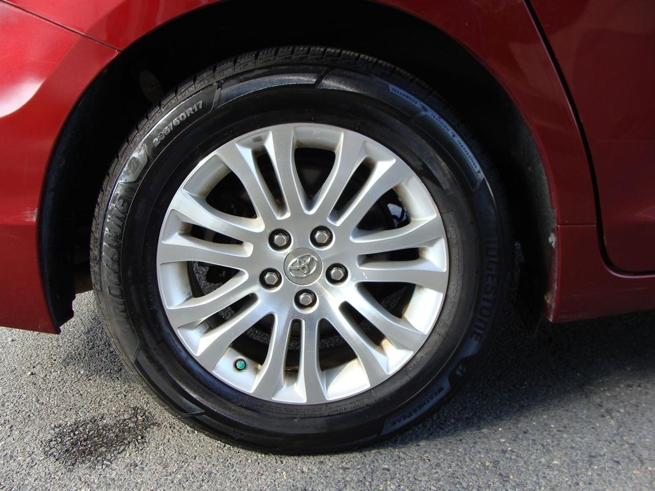 Toyota Sienna 5dr 8-Pass Van V6 XLE FWD (Natl) 2014