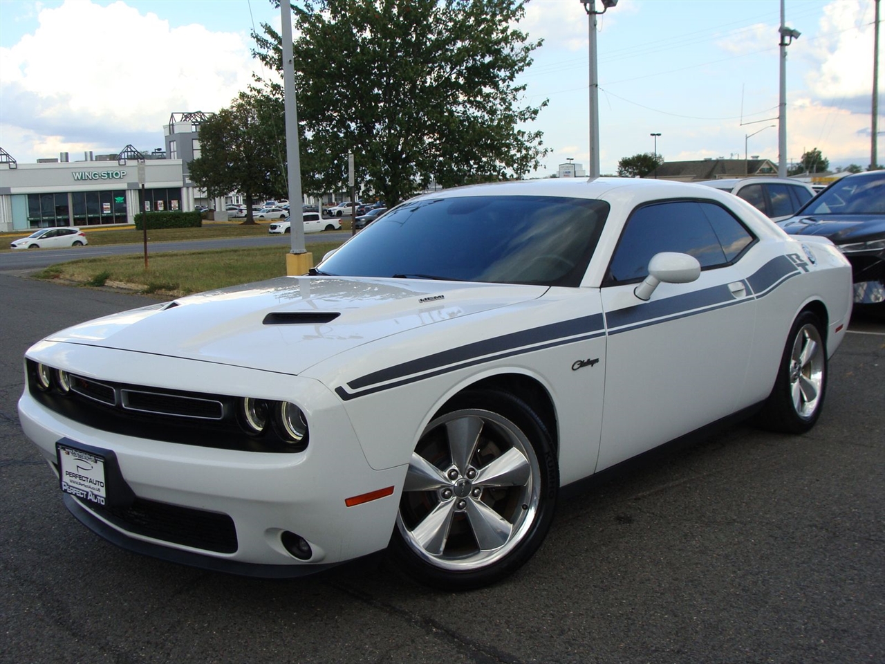 Dodge Challenger 2dr Cpe R/T Plus 2015 Dodge Challenger 2dr Cpe R/T Plus 2015