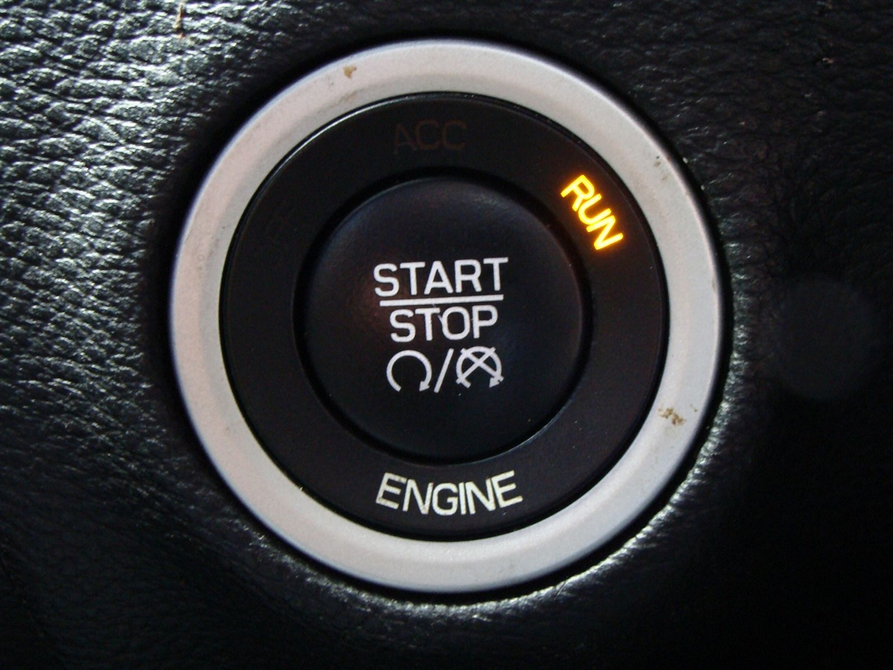 Dodge Challenger 2dr Cpe R/T Plus 2015 Dodge Challenger 2dr Cpe R/T Plus 2015