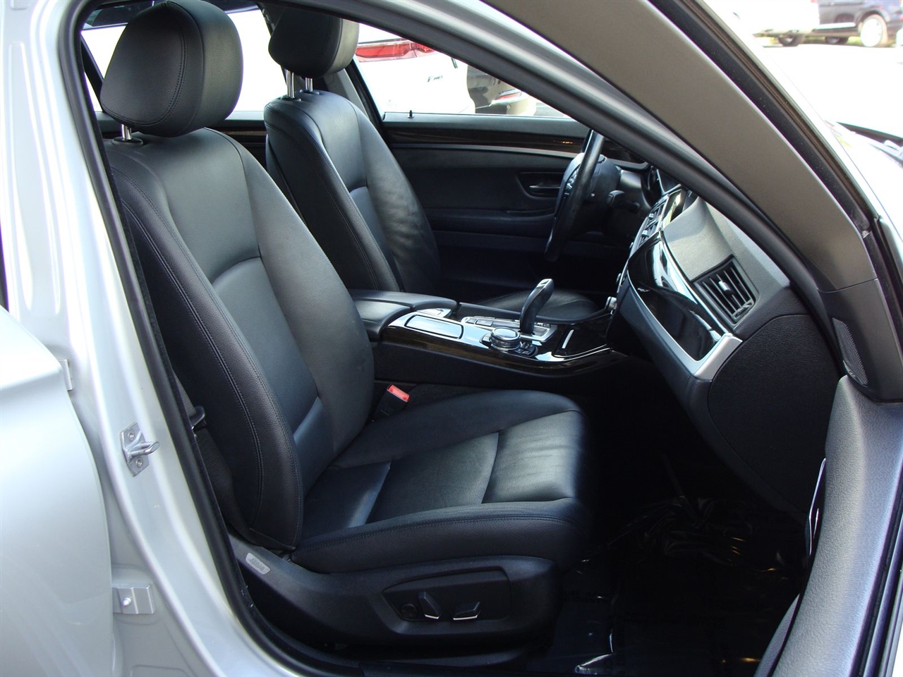 BMW 5-Series 4dr Sdn 535i xDrive AWD 2014 BMW 5-Series 4dr Sdn 535i xDrive AWD 2014