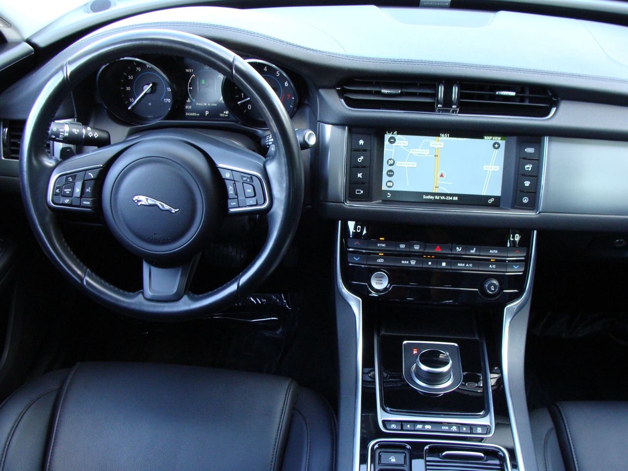 Jaguar XF-Series 35t Premium AWD 2017 Jaguar XF-Series 35t Premium AWD 2017