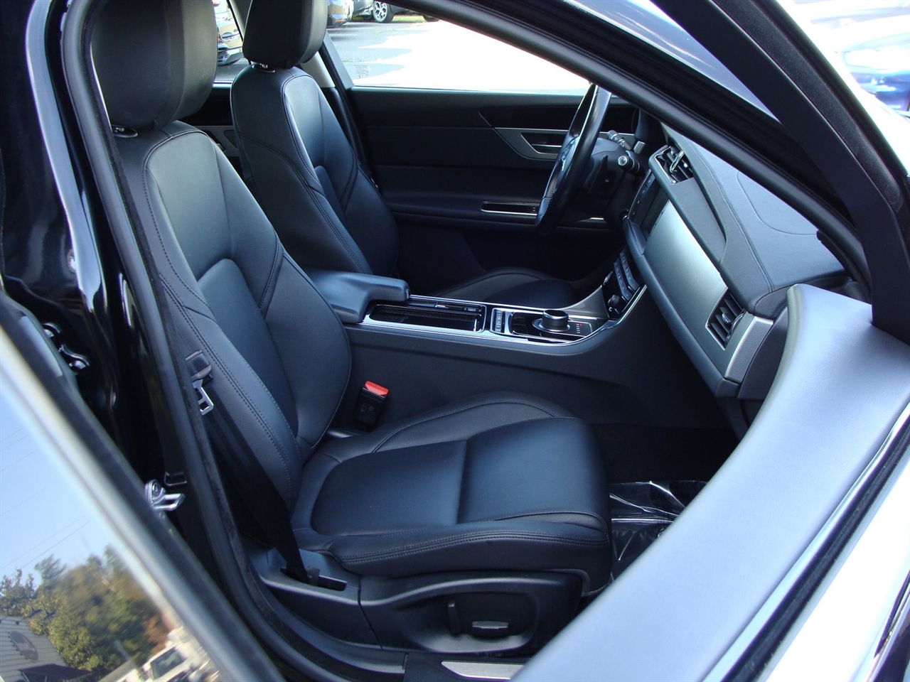 Jaguar XF-Series 35t Premium AWD 2017 Jaguar XF-Series 35t Premium AWD 2017