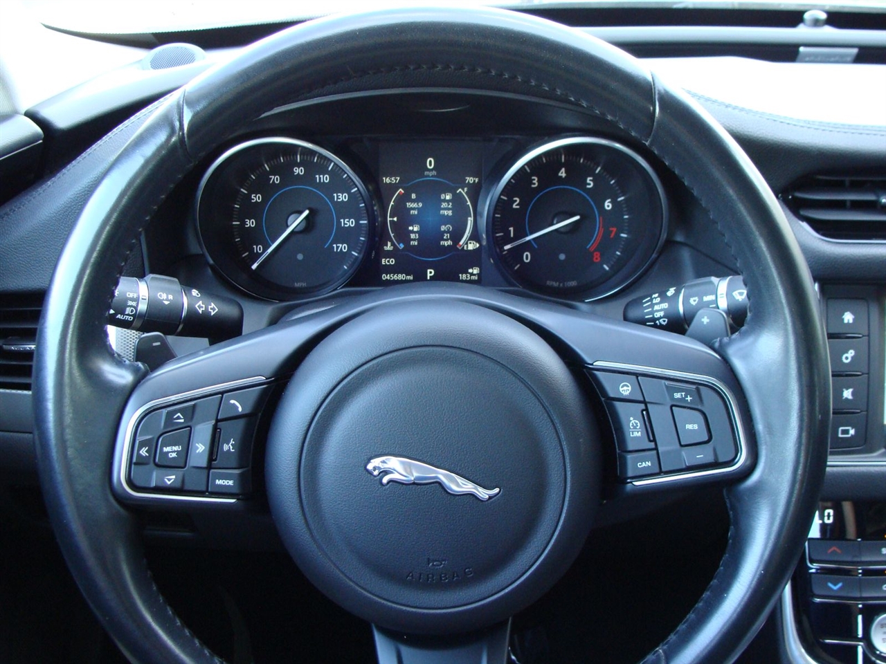 Jaguar XF-Series 35t Premium AWD 2017 Jaguar XF-Series 35t Premium AWD 2017