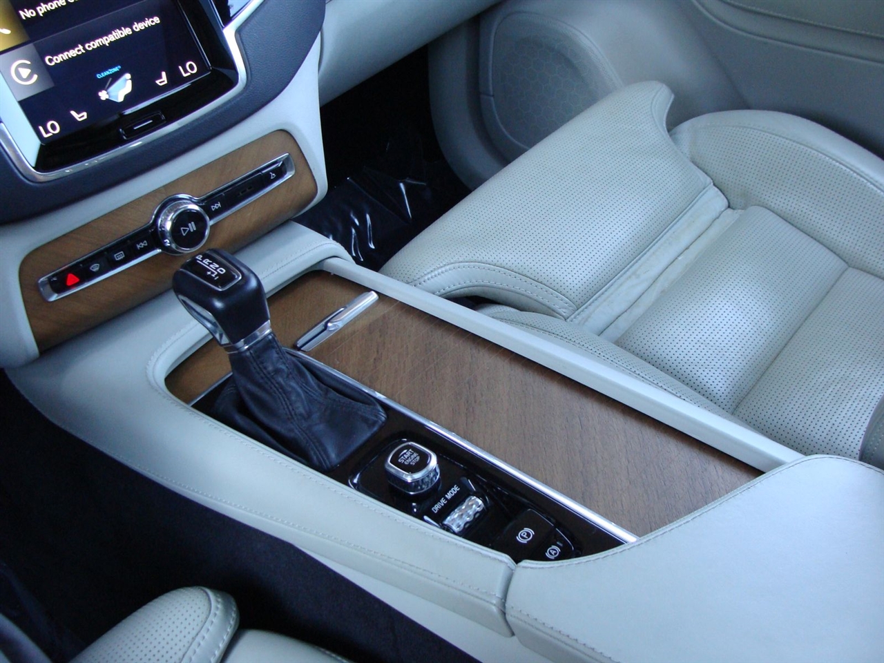2019 Volvo XC90 T6 Inscription photo 15