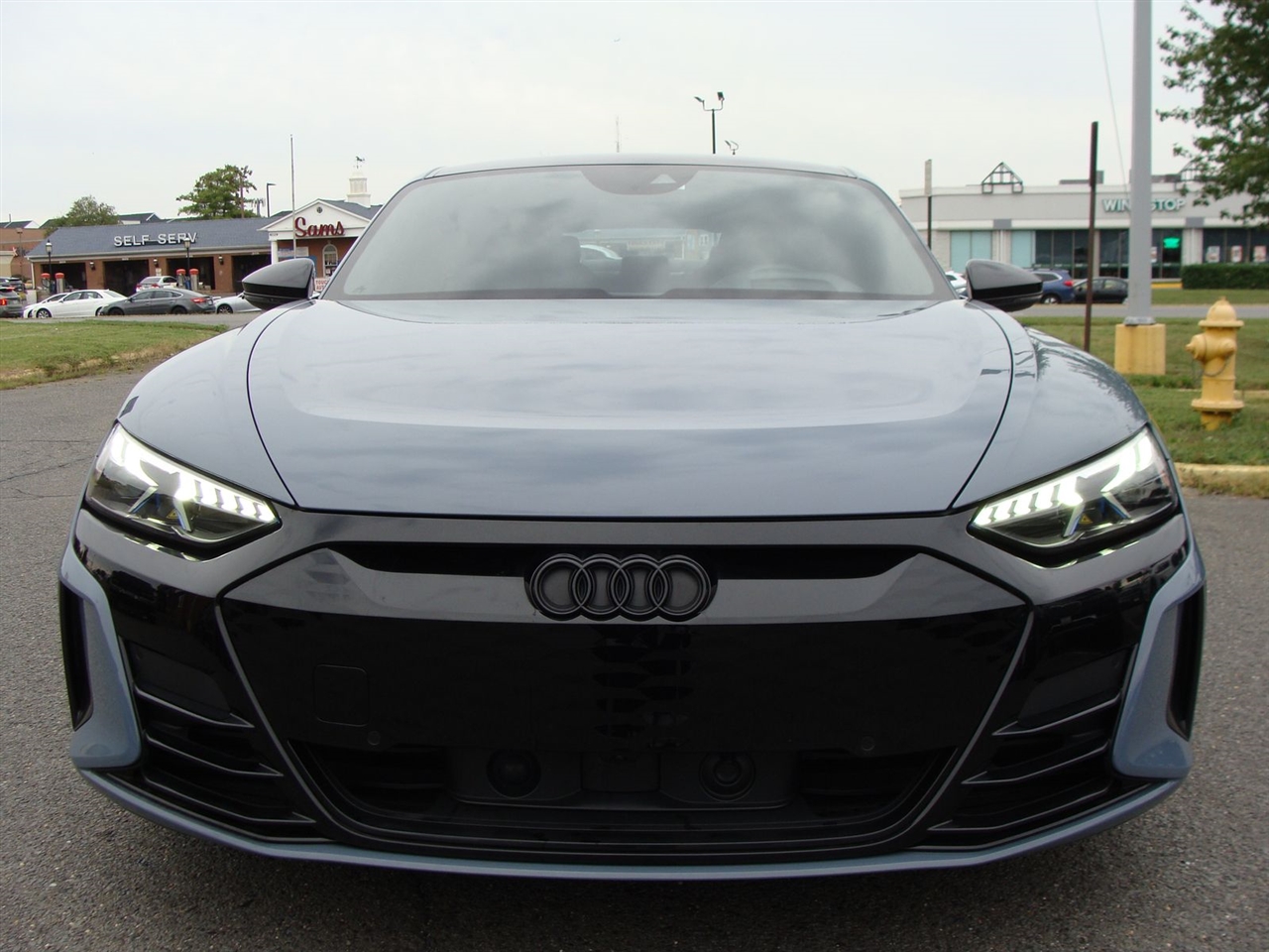 2022 Audi RS e-tron GT Base photo 2