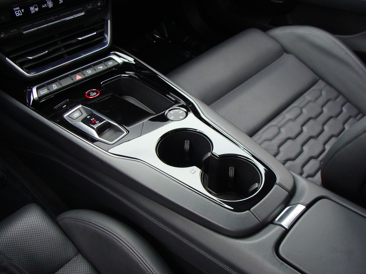 2022 Audi RS e-tron GT Base photo 16