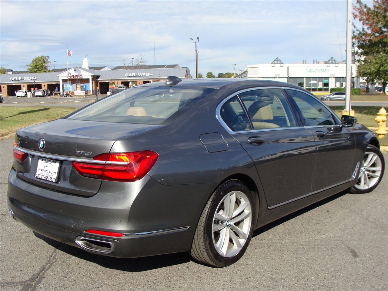 BMW 7 Series 750i xDrive Sedan 2017