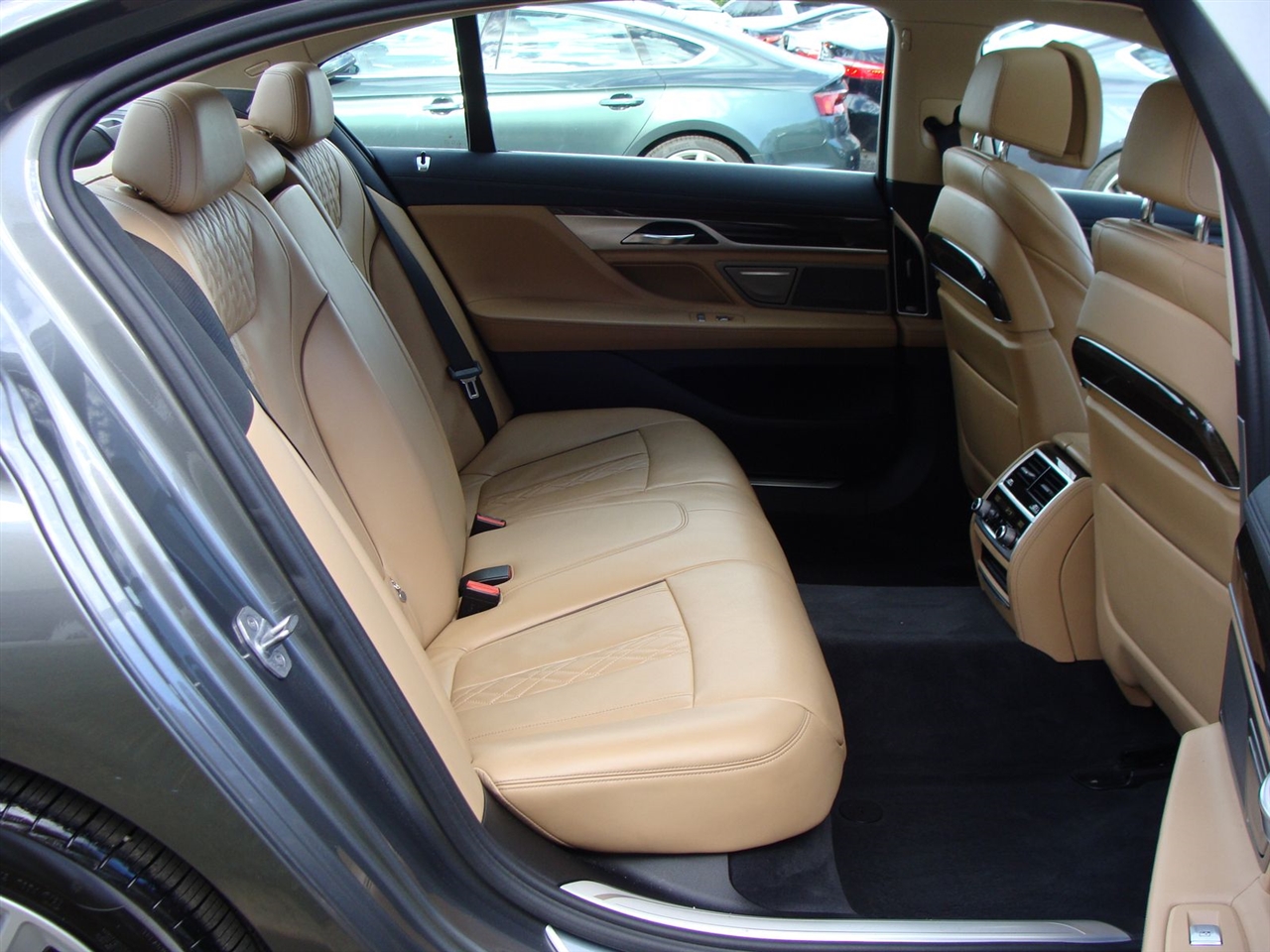 BMW 7 Series 750i xDrive Sedan 2017