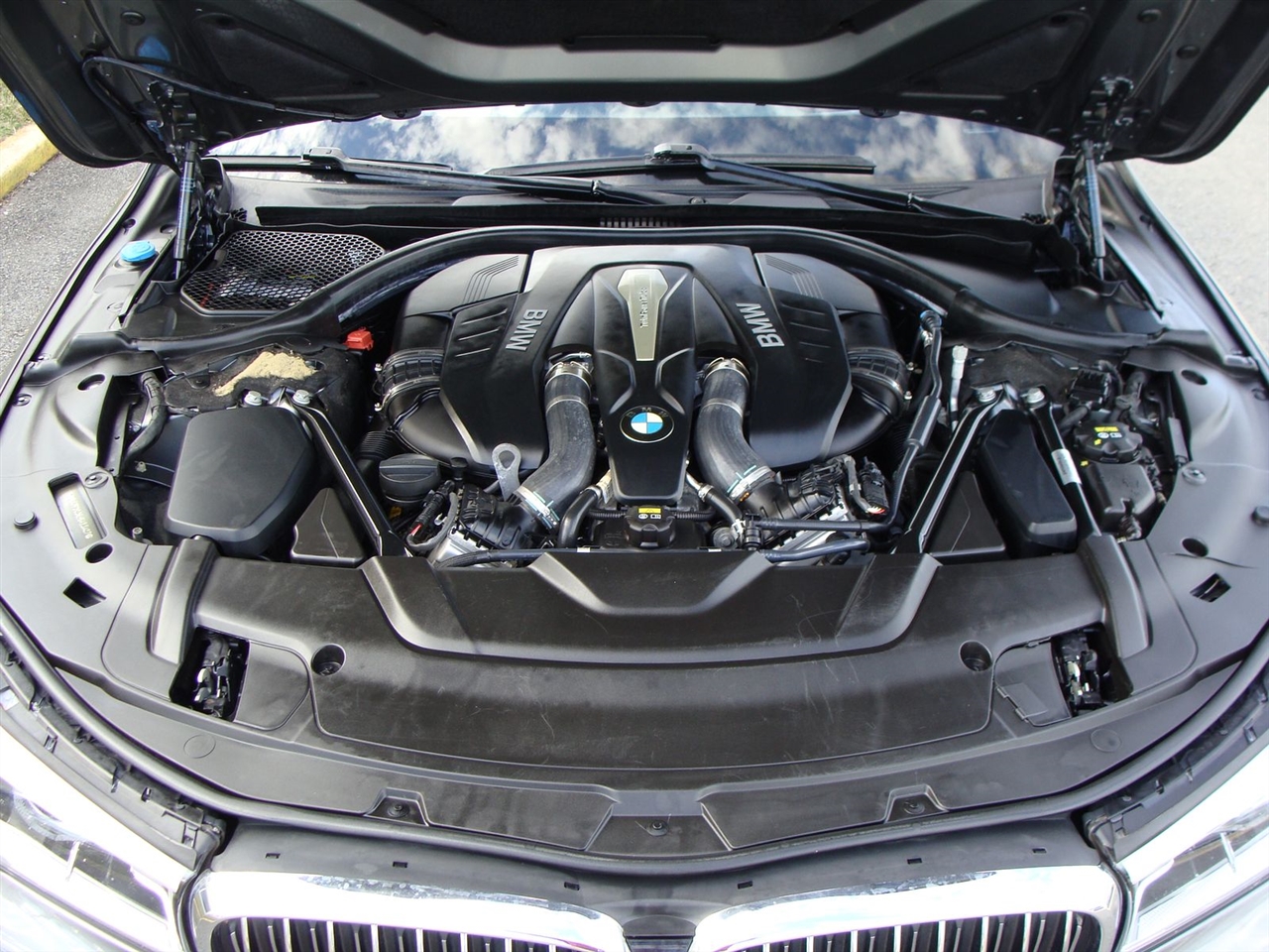 BMW 7 Series 750i xDrive Sedan 2017