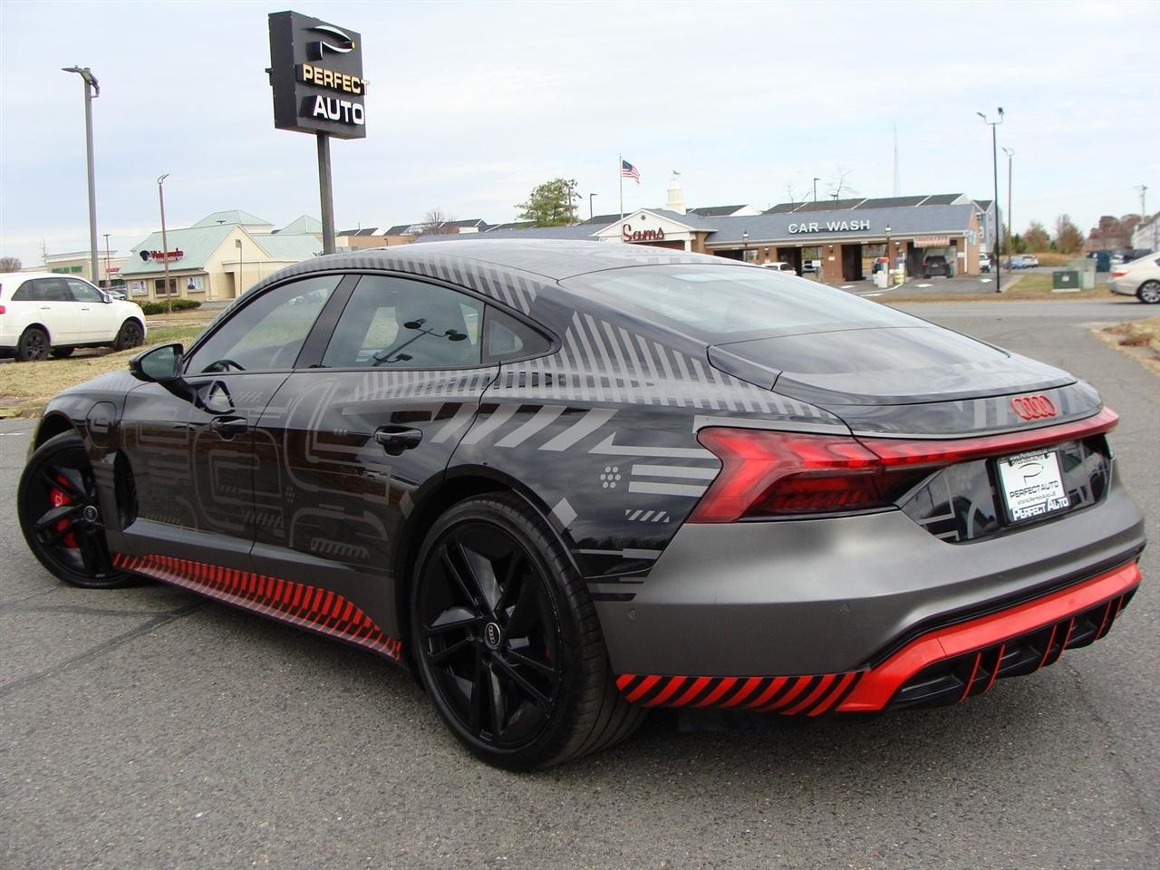 Audi RS e-tron GT quattro 2023