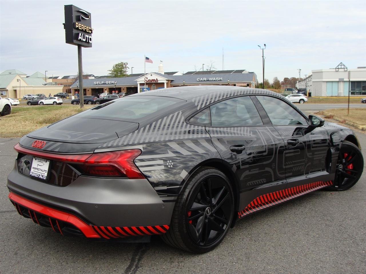 Audi RS e-tron GT quattro 2023