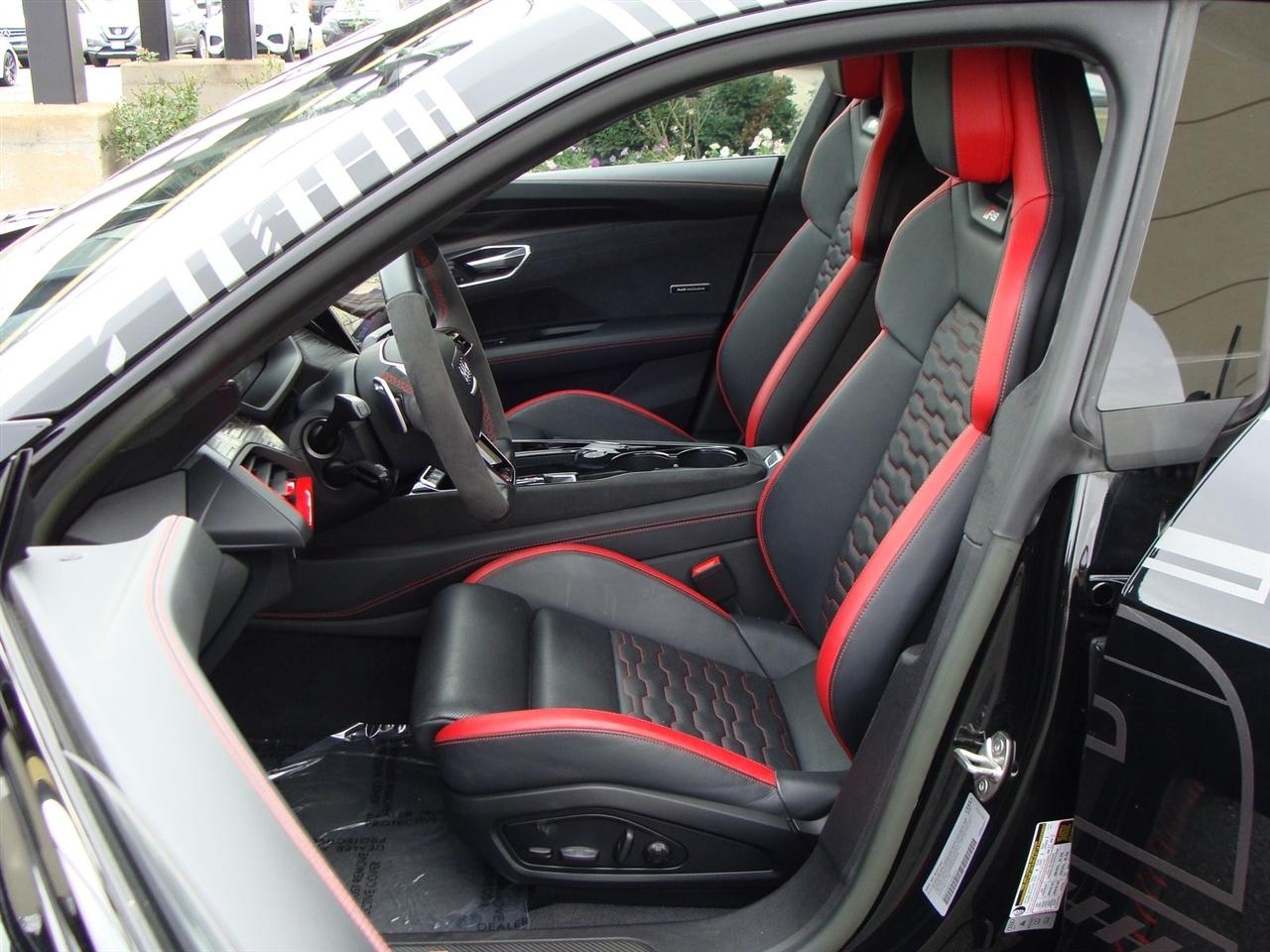 Audi RS e-tron GT quattro 2023