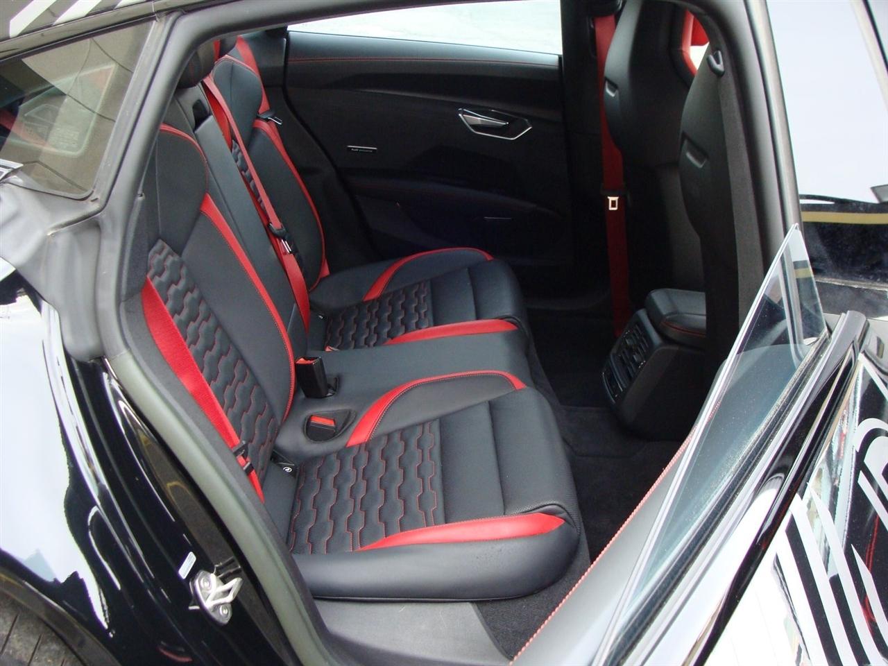 Audi RS e-tron GT quattro 2023