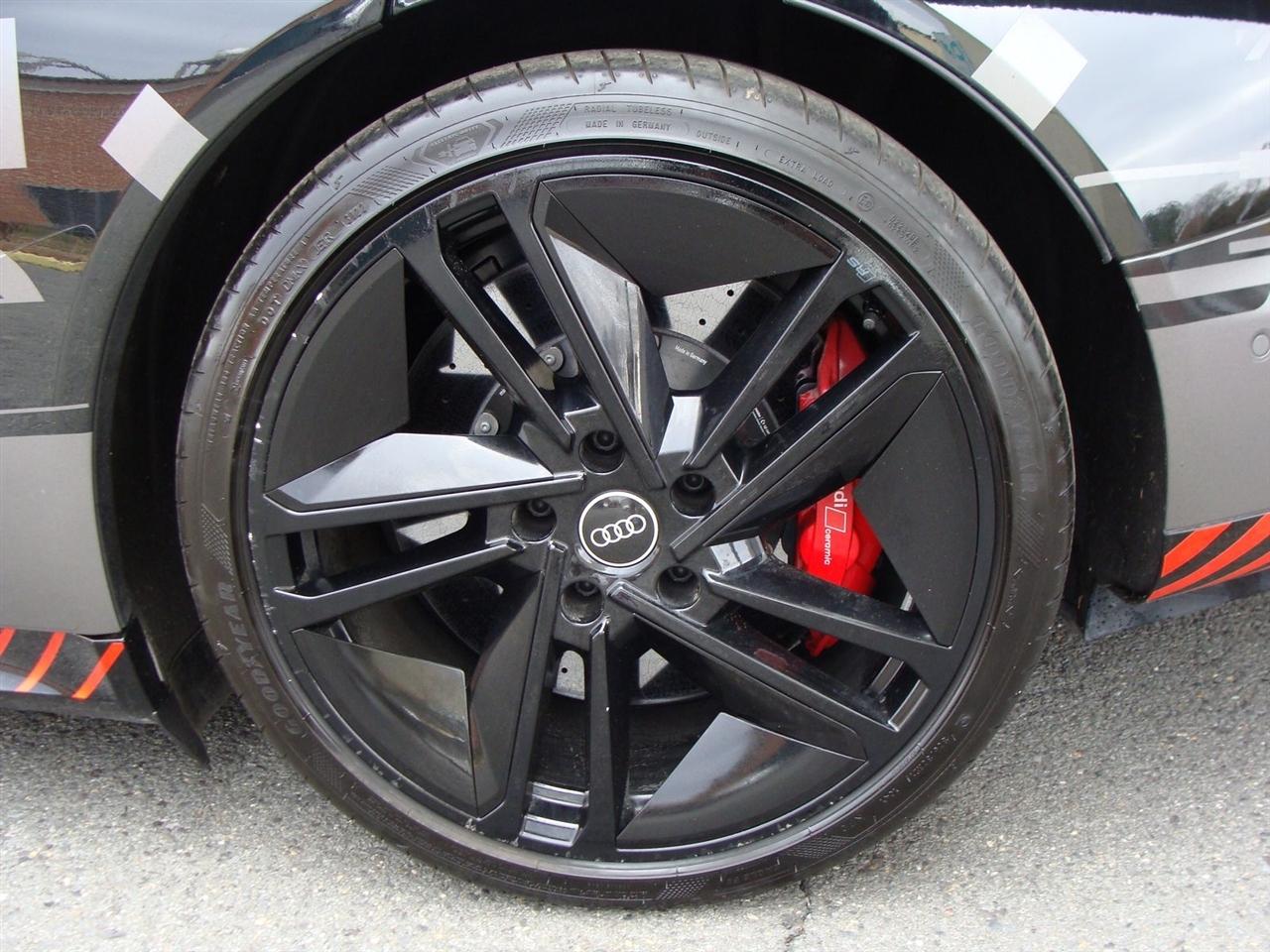 Audi RS e-tron GT quattro 2023