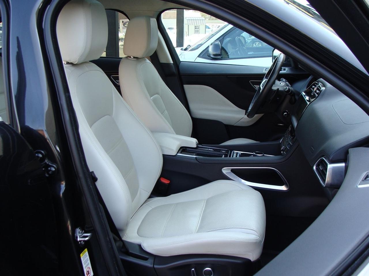 Jaguar F-Pace 25t Prestige AWD 2020