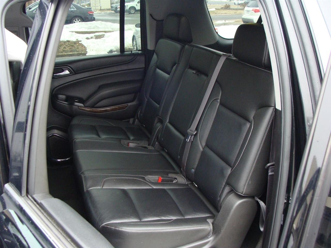 Chevrolet Suburban 4WD 4dr 1500 LT 2016