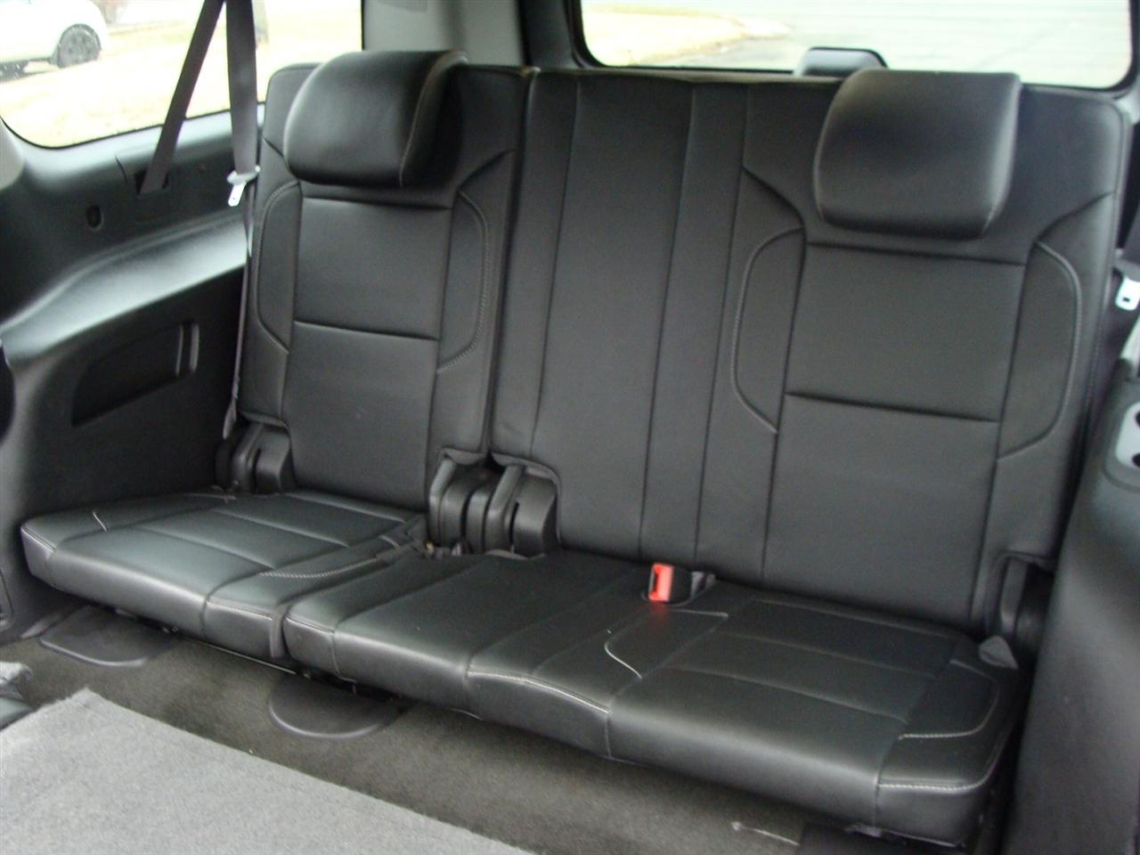 Chevrolet Suburban 4WD 4dr 1500 LT 2016