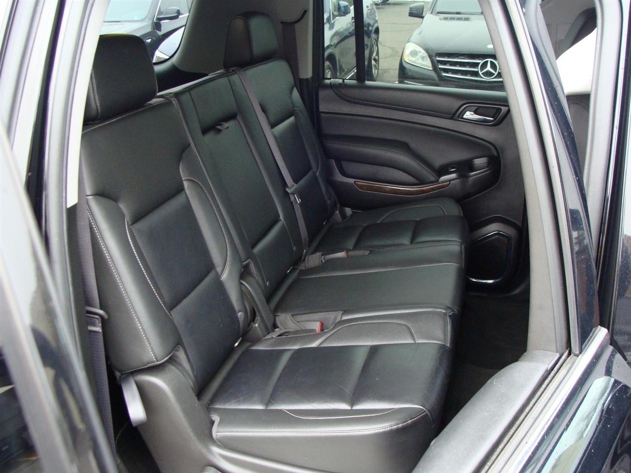 Chevrolet Suburban 4WD 4dr 1500 LT 2016