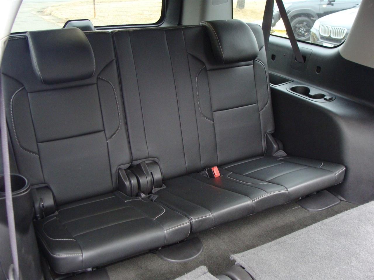 Chevrolet Suburban 4WD 4dr 1500 LT 2016