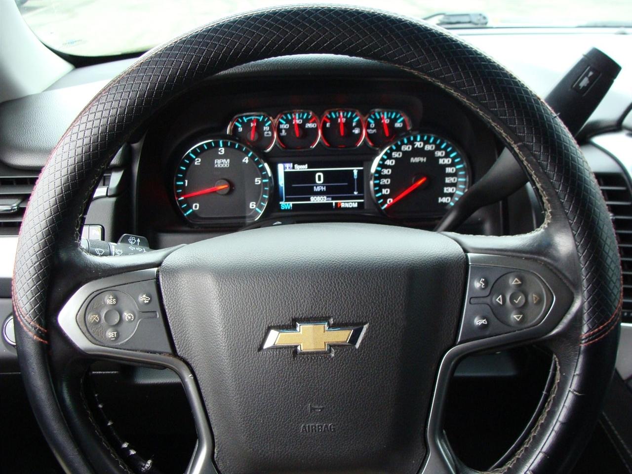 Chevrolet Suburban 4WD 4dr 1500 LT 2016