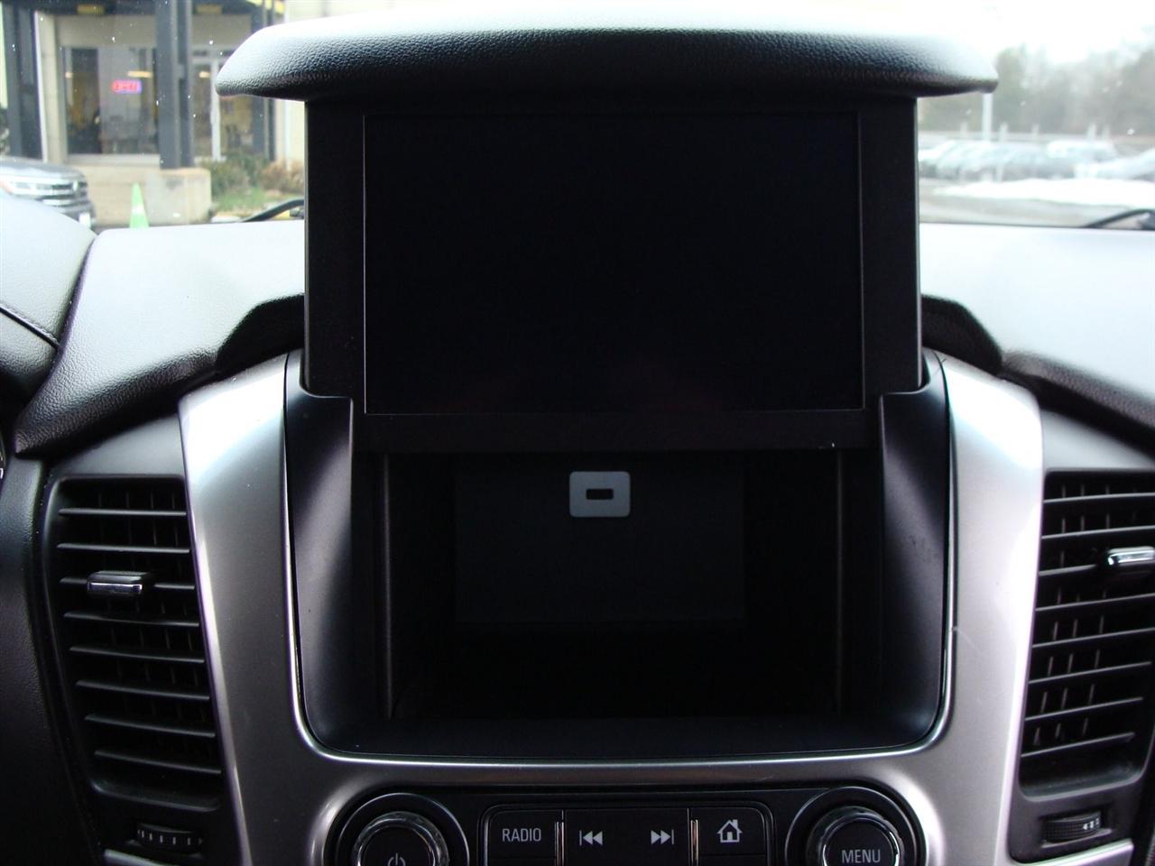 Chevrolet Suburban 4WD 4dr 1500 LT 2016