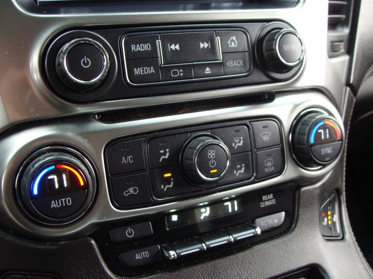 Chevrolet Suburban 4WD 4dr 1500 LT 2016