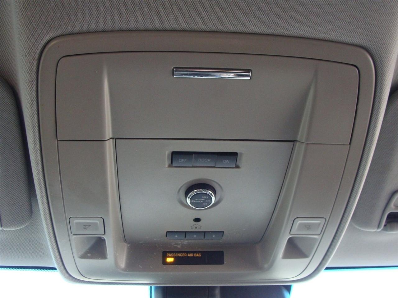 Chevrolet Suburban 4WD 4dr 1500 LT 2016