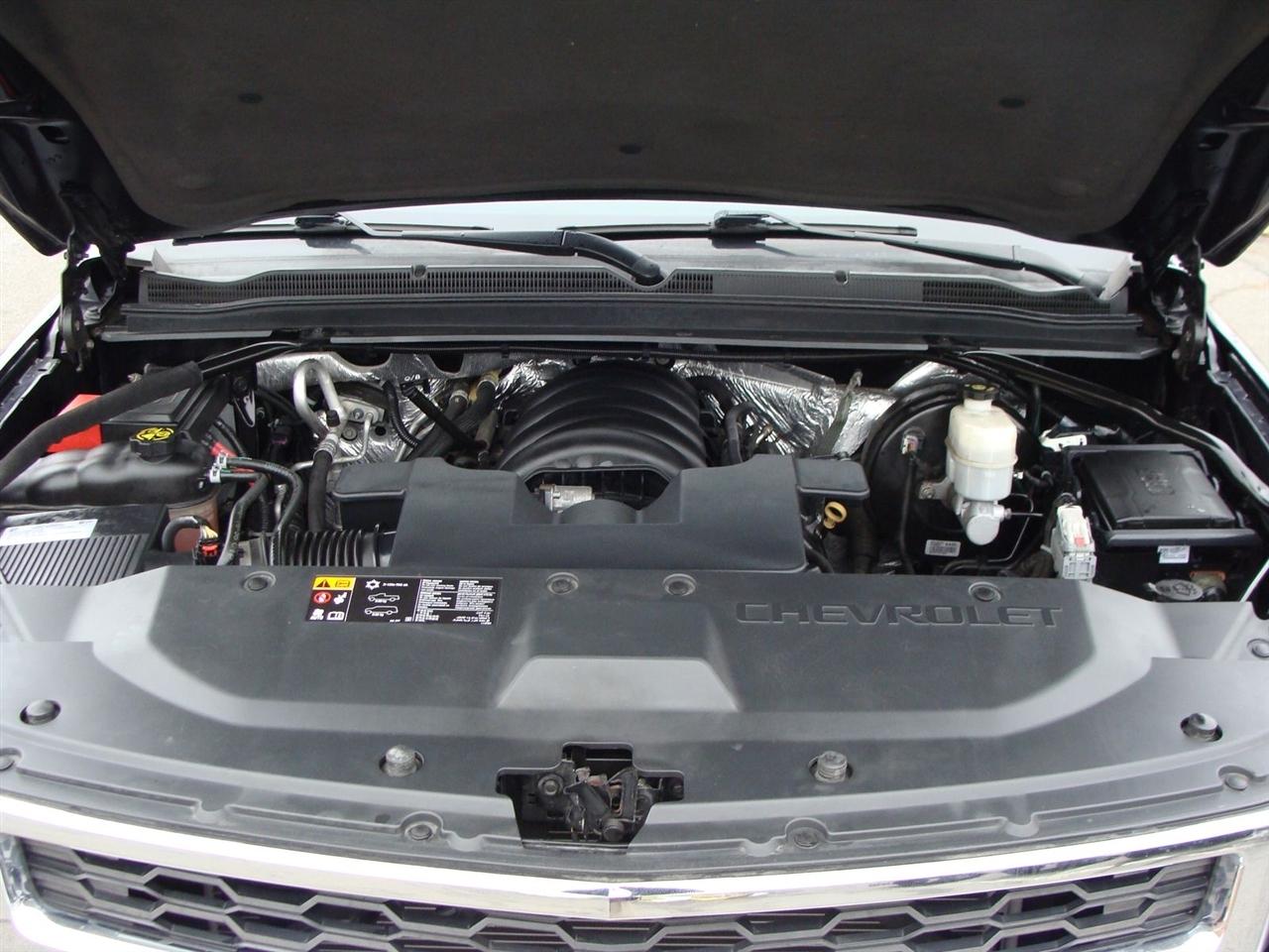 Chevrolet Suburban 4WD 4dr 1500 LT 2016