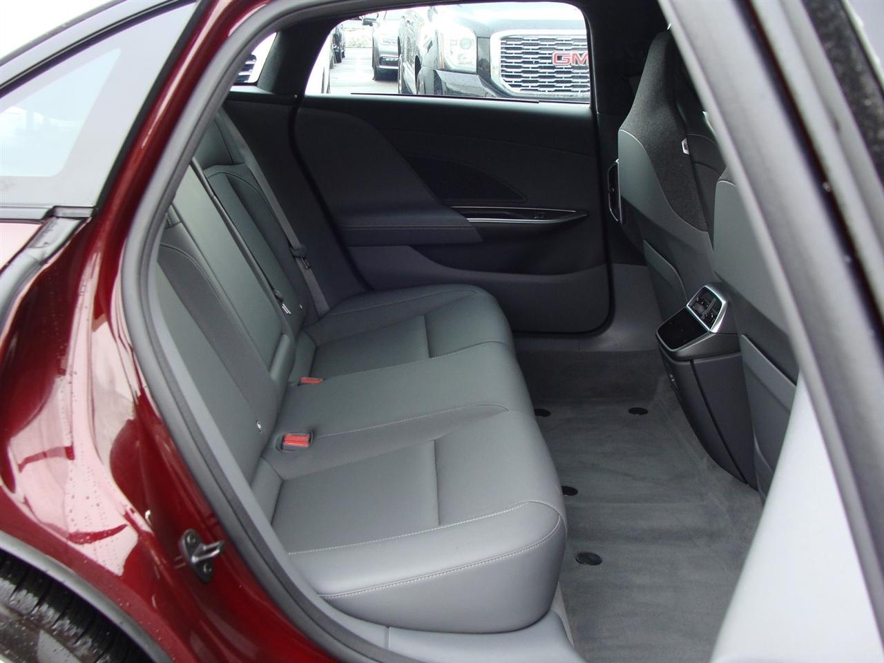 Lucid Air Touring AWD 2024