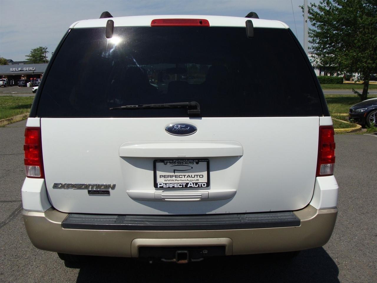 Ford Expedition 4dr Eddie Bauer 4WD 2006