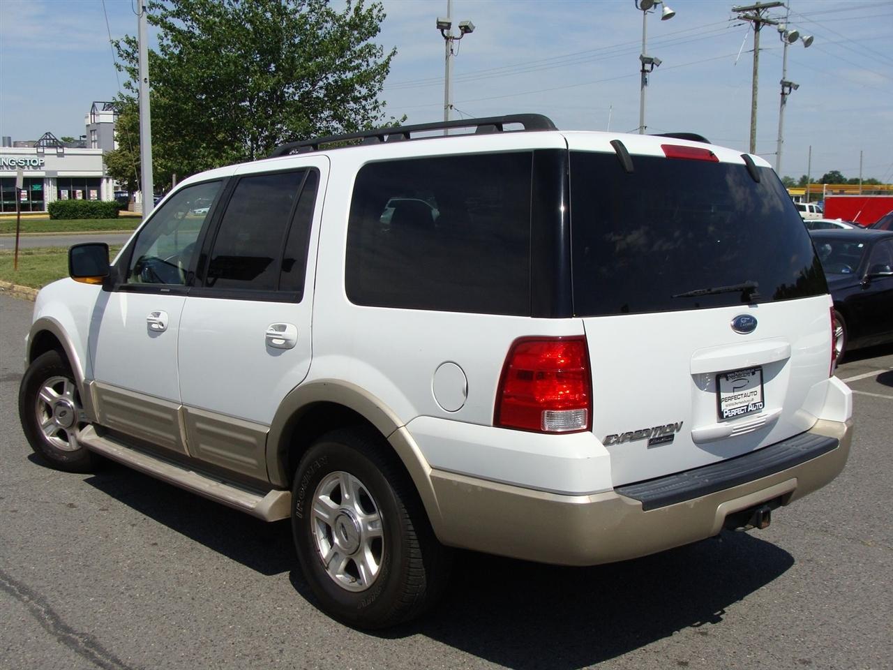 Ford Expedition 4dr Eddie Bauer 4WD 2006