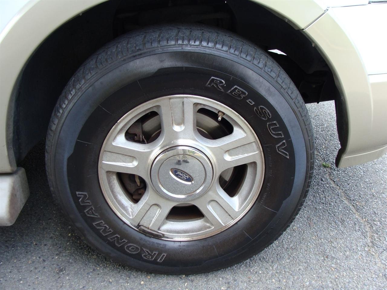 Ford Expedition 4dr Eddie Bauer 4WD 2006