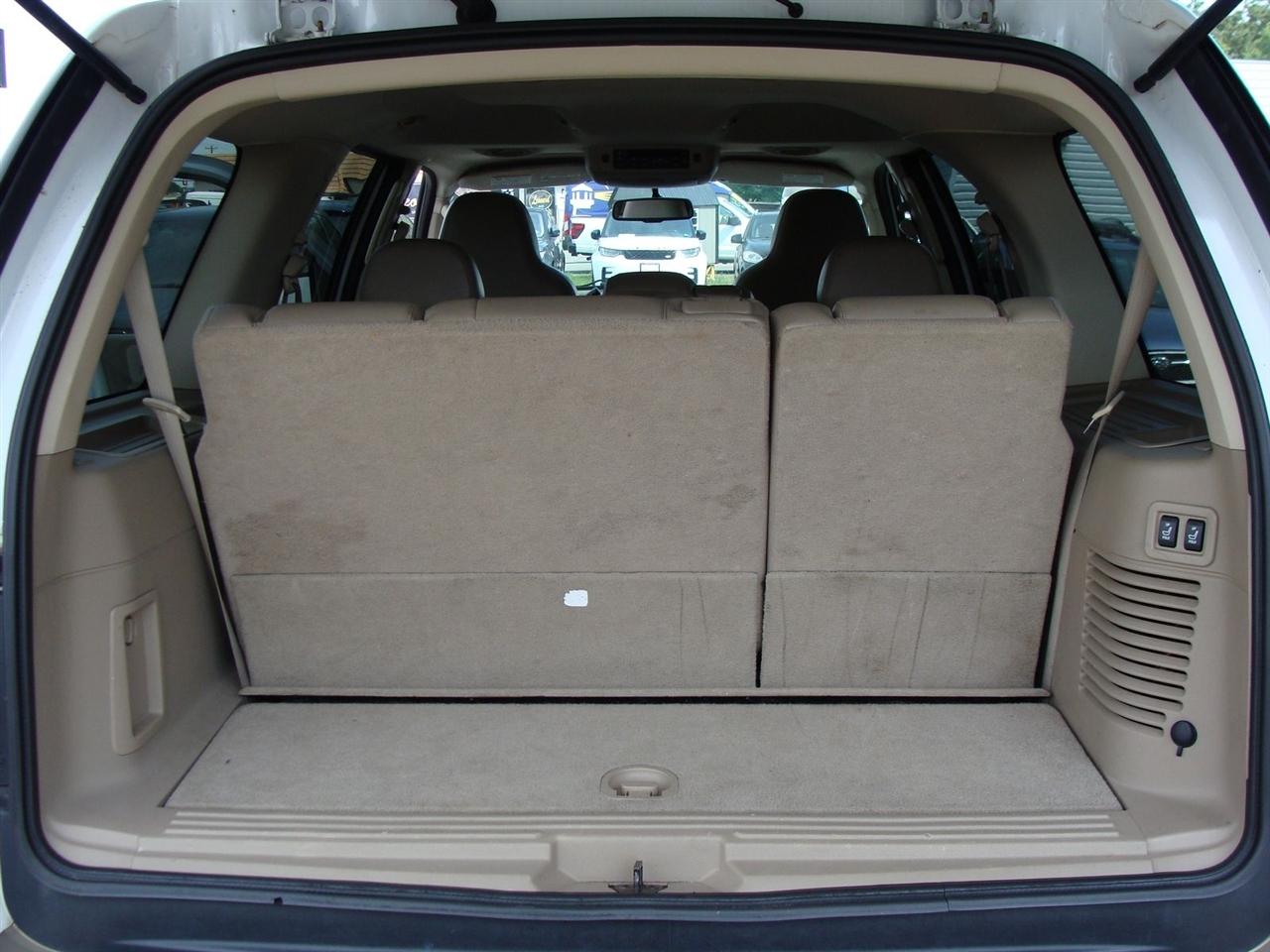 Ford Expedition 4dr Eddie Bauer 4WD 2006