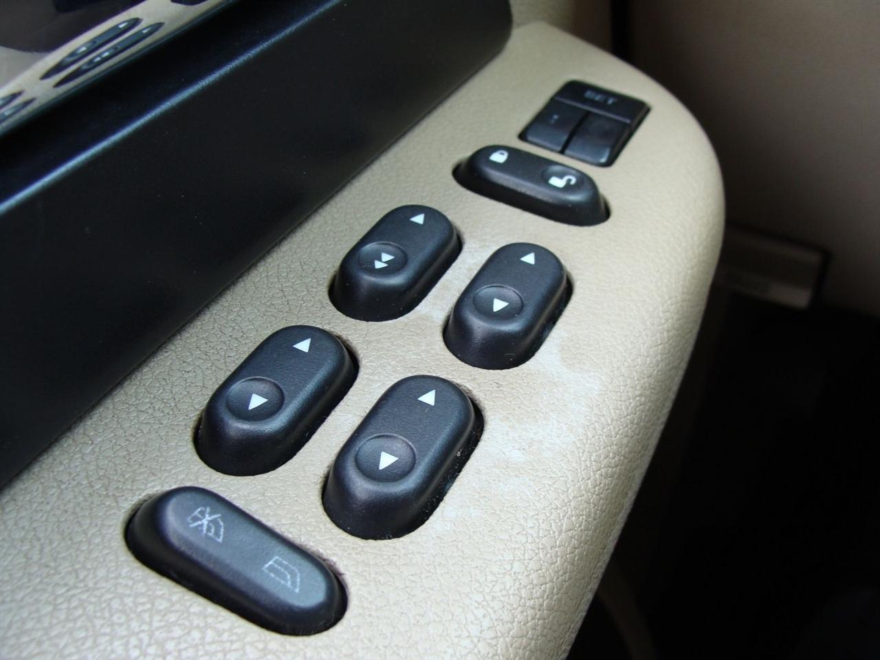 Ford Expedition 4dr Eddie Bauer 4WD 2006