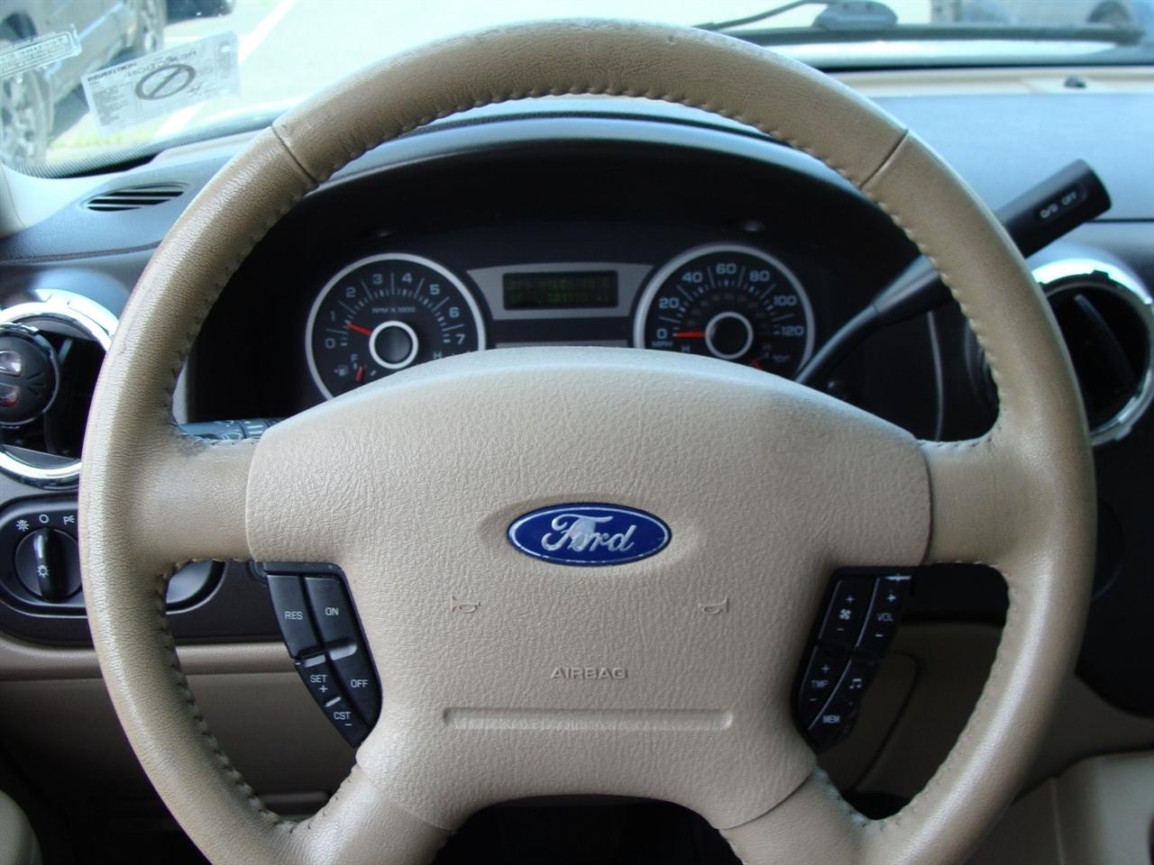 Ford Expedition 4dr Eddie Bauer 4WD 2006