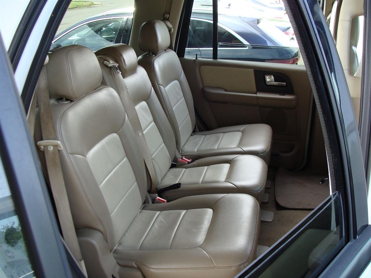 Ford Expedition 4dr Eddie Bauer 4WD 2006