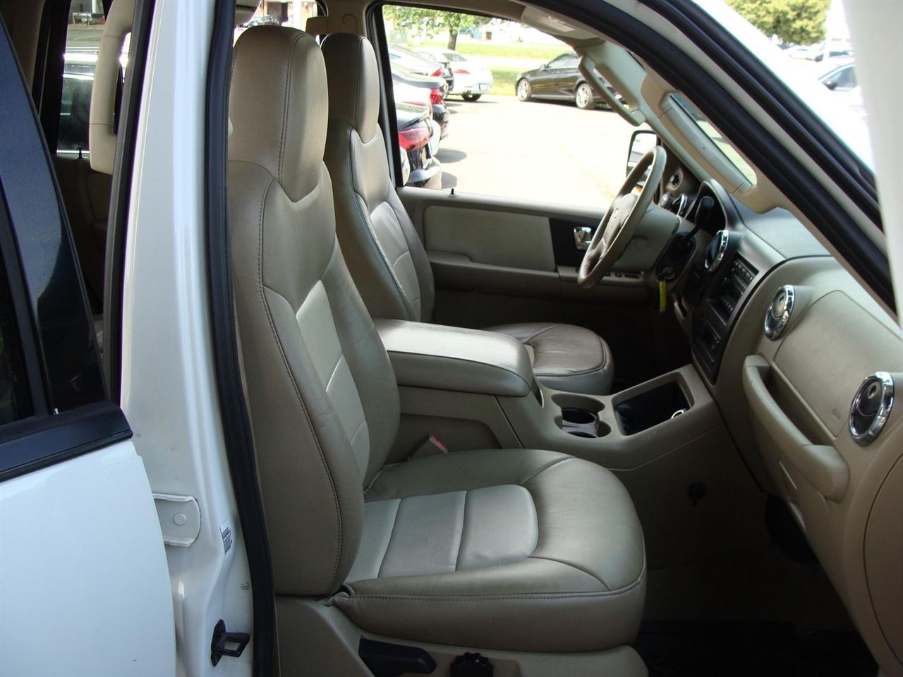 Ford Expedition 4dr Eddie Bauer 4WD 2006