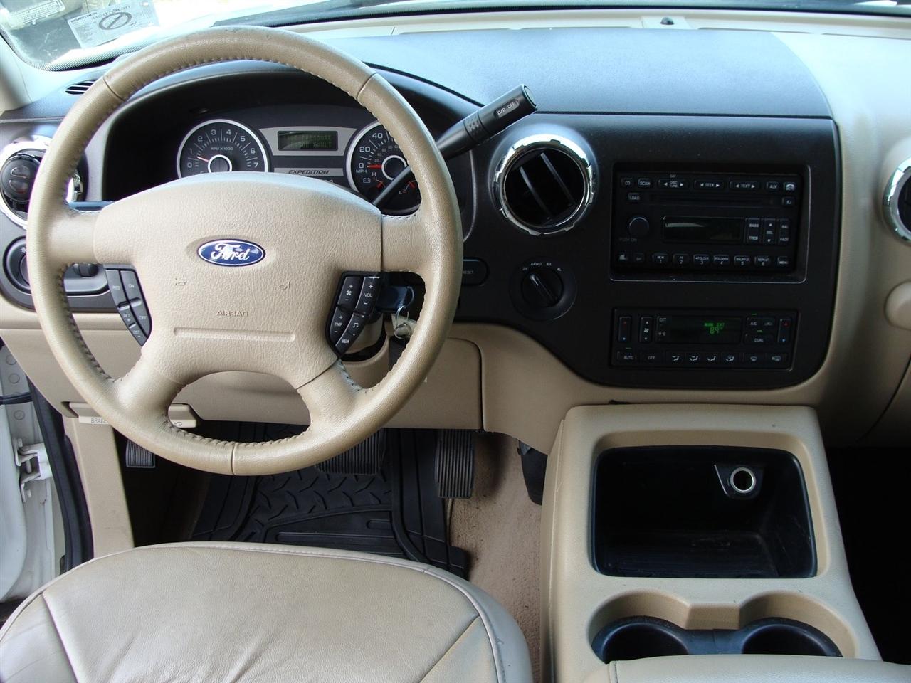 Ford Expedition 4dr Eddie Bauer 4WD 2006