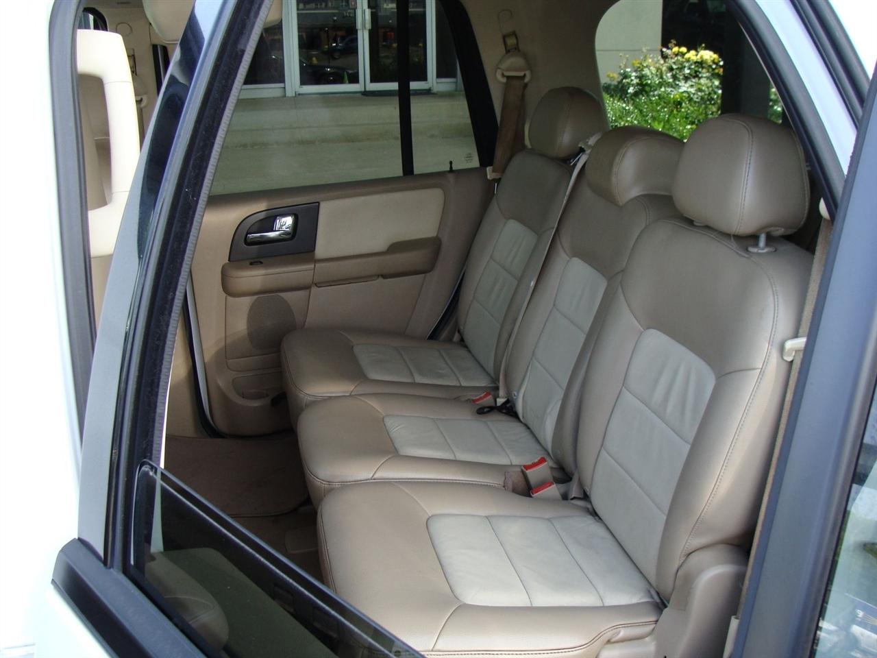 Ford Expedition 4dr Eddie Bauer 4WD 2006