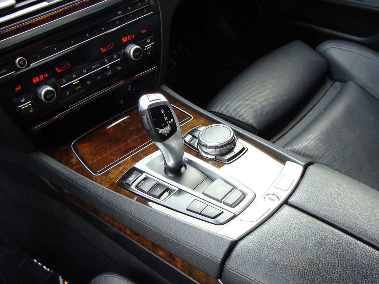 BMW 7 Series 4dr Sdn 740Li xDrive AWD 2015