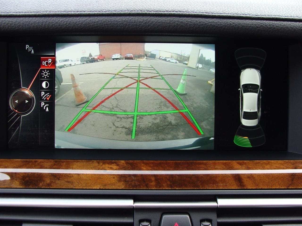 BMW 7 Series 4dr Sdn 740Li xDrive AWD 2015