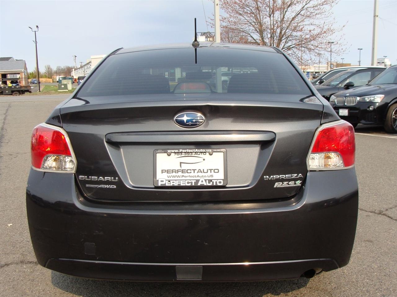 Subaru Impreza Sedan 4dr Auto 2.0i Premium 2013