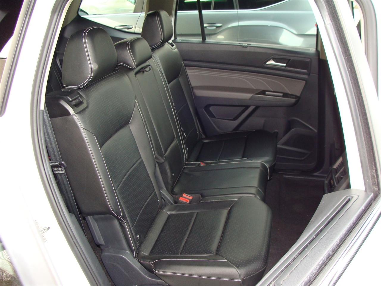 Volkswagen Atlas 3.6L V6 SE w/Technology FWD 2022