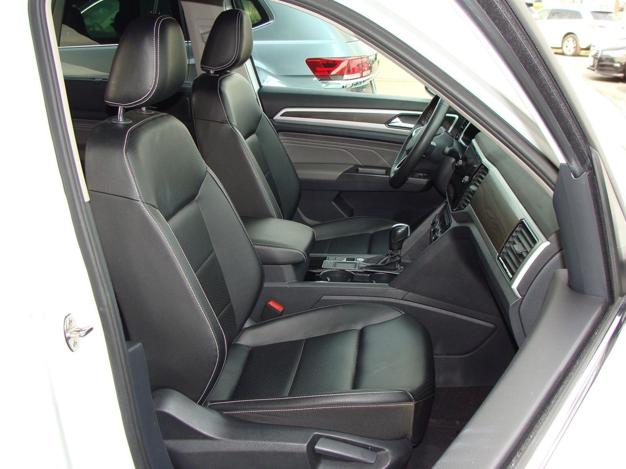 Volkswagen Atlas 3.6L V6 SE w/Technology FWD 2022