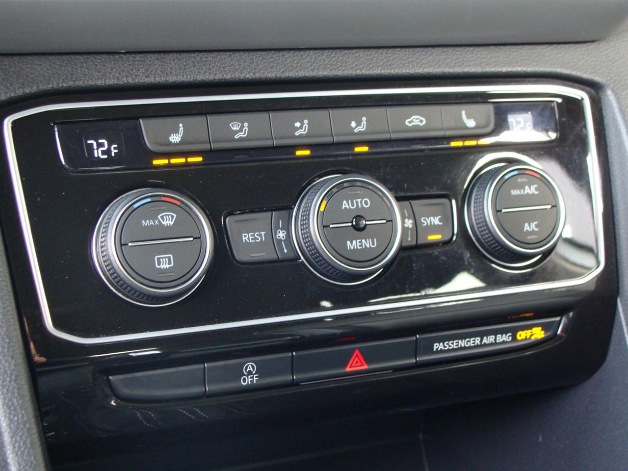 Volkswagen Atlas 3.6L V6 SE w/Technology FWD 2022