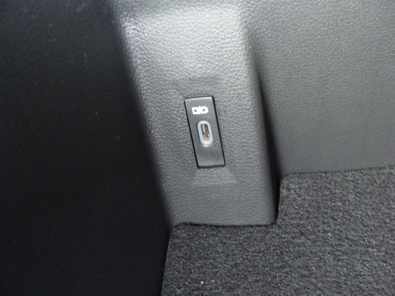 Volkswagen Atlas 3.6L V6 SE w/Technology FWD 2022